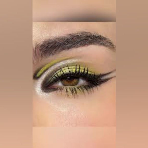 🌹Eyeliner Need🌹BNIB KVD Beauty Radium Green 130 Waterproof Gel Liner Pencil! - Picture 3 of 12